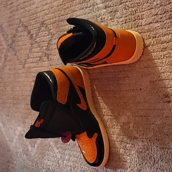 Jordan 1 Retro High OG Shattered Backboard - Picture 3 of 10